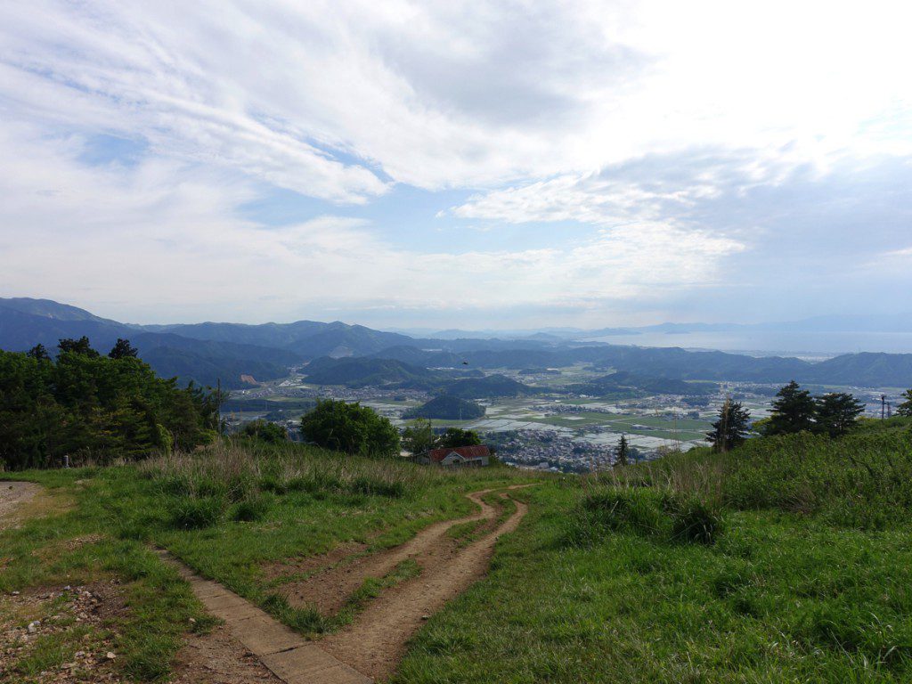 神戸 大阪から電車で2時間 百名山 伊吹山 に日帰り登山挑戦レポート 三之宮神社 山頂ルート解説 Nature Drive